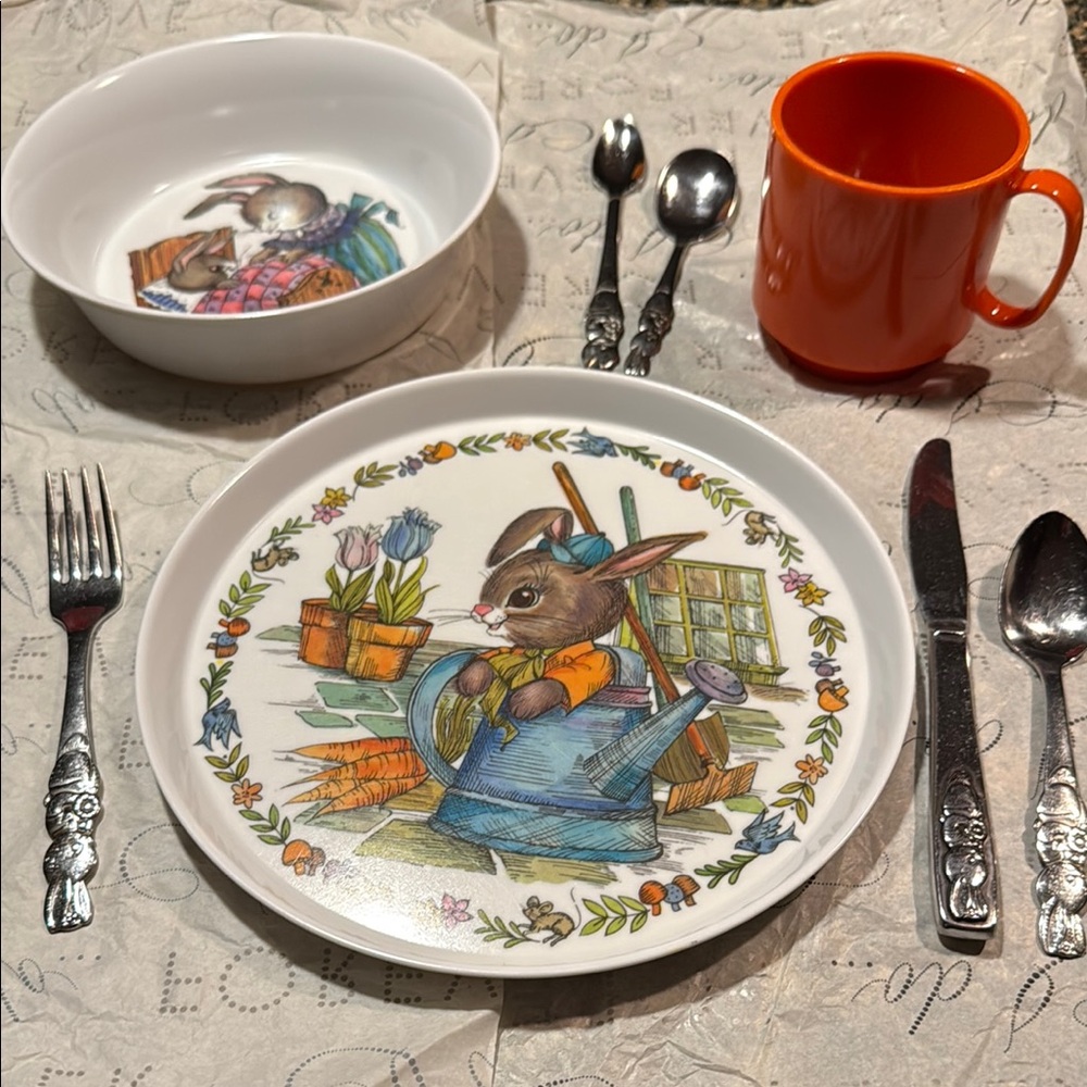 Vintage Peter Rabbit dish set for infant or toddler